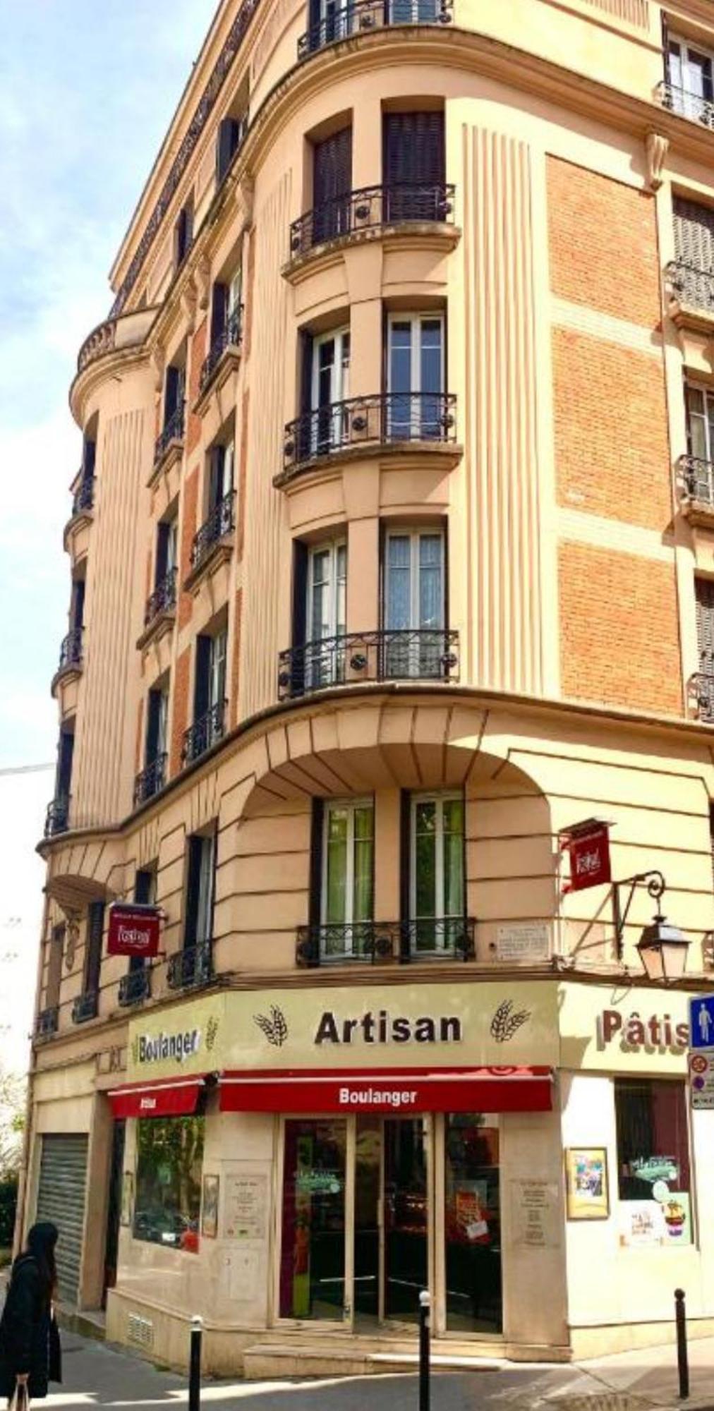 Golden Apartment *